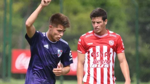 Alan Marcel Picazzo, quien tiene un gol en un partido para la Primera, abrió la cuenta. (FOTO: D.Haliasz - Prensa River)