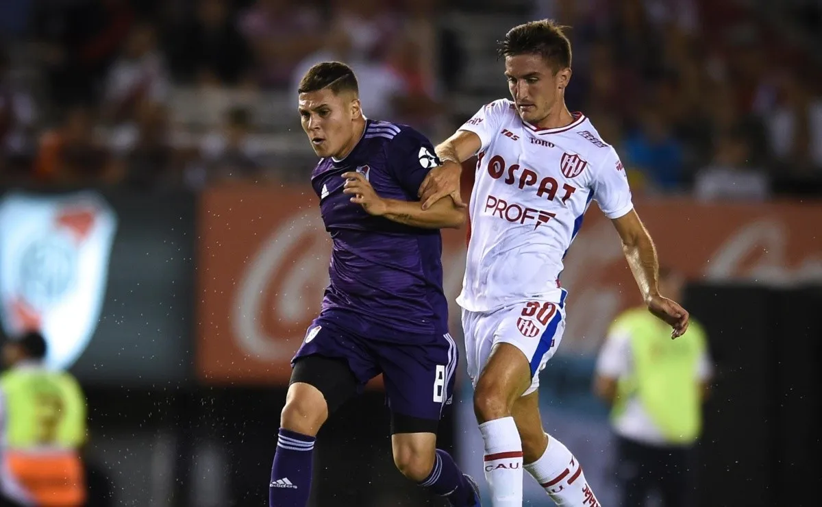 El problema fue que la infracción del defensor de River fue afuera del área.