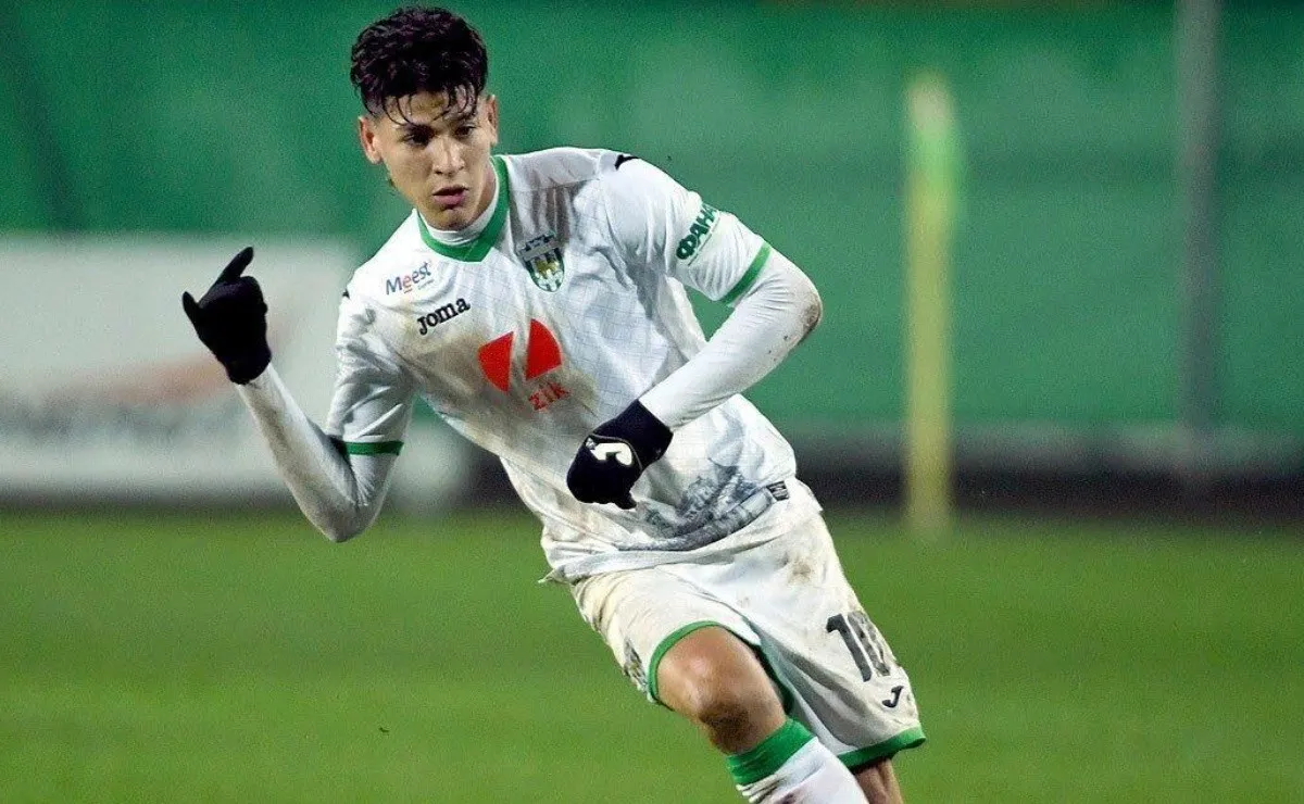 Carrascal jugando para el Karpaty Lviv.
