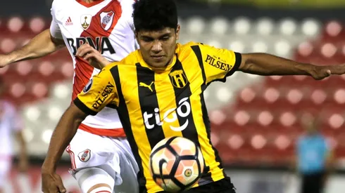 El paraguayo Robert Rojas se hará la revisión médica este miércoles.