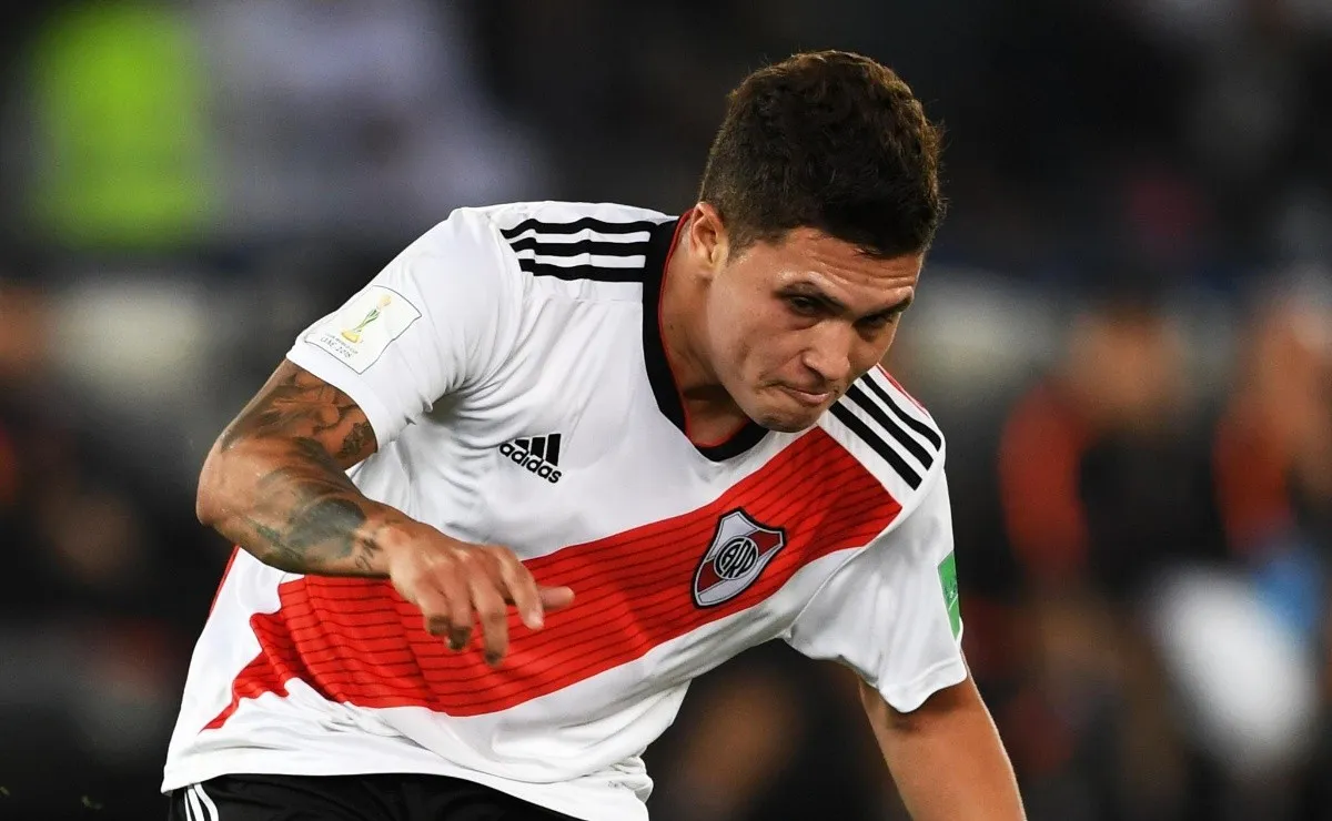 De penal, Juan Fernando Quintero abrió el marcador a favor de River ante Nacional.