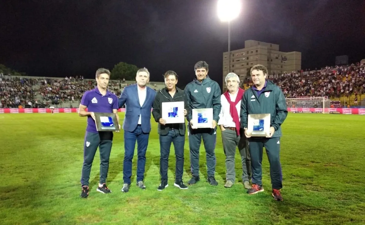 Todo el campus de Maldonado se unió para aplaudir al técnico de River.