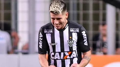 El volante ofensivo se marcha a préstamo a Atlético Paranaense.