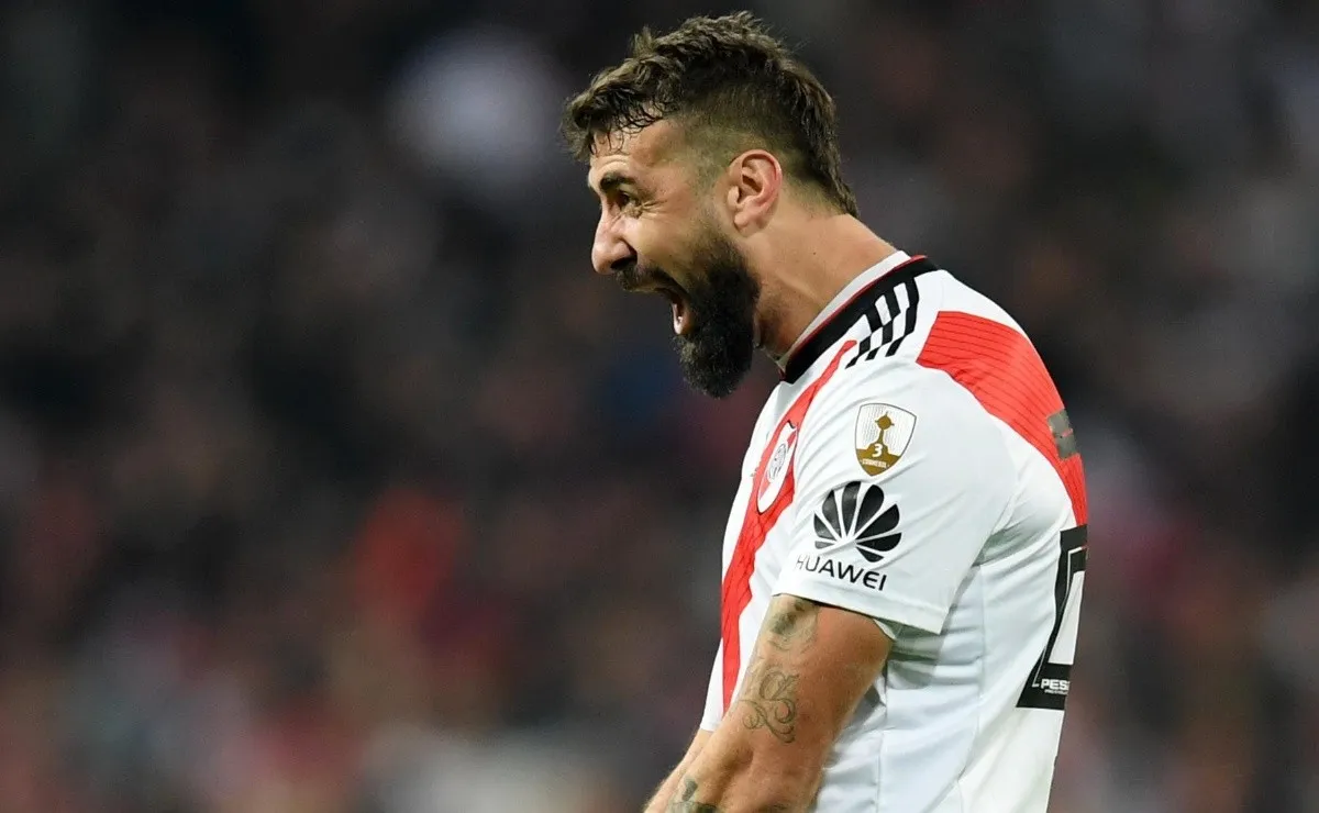Lucas Pratto sería de la partida en Uruguay.