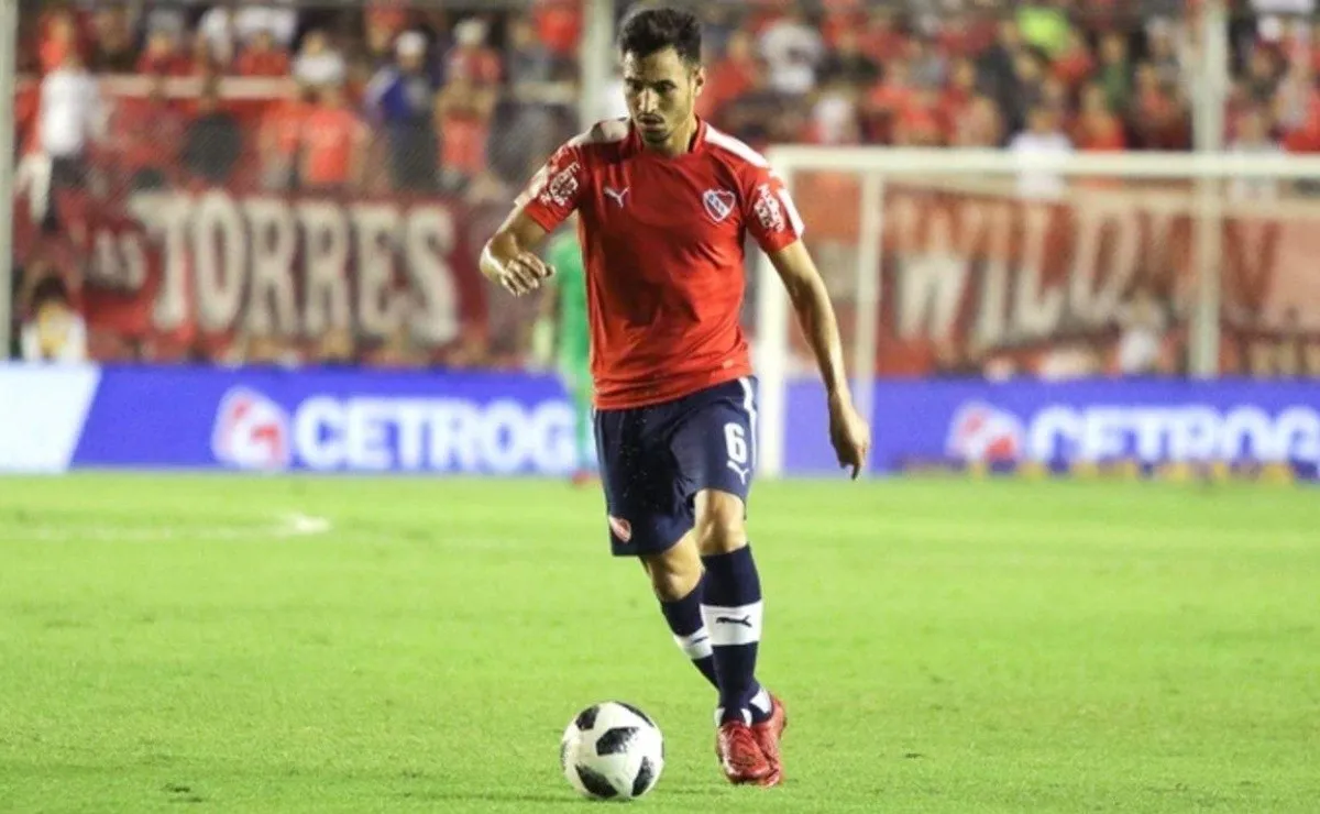 Sánchez Miño puede desempeñarse como lateral izquierdo, volante por el mismo carril, y como mediocampista interno