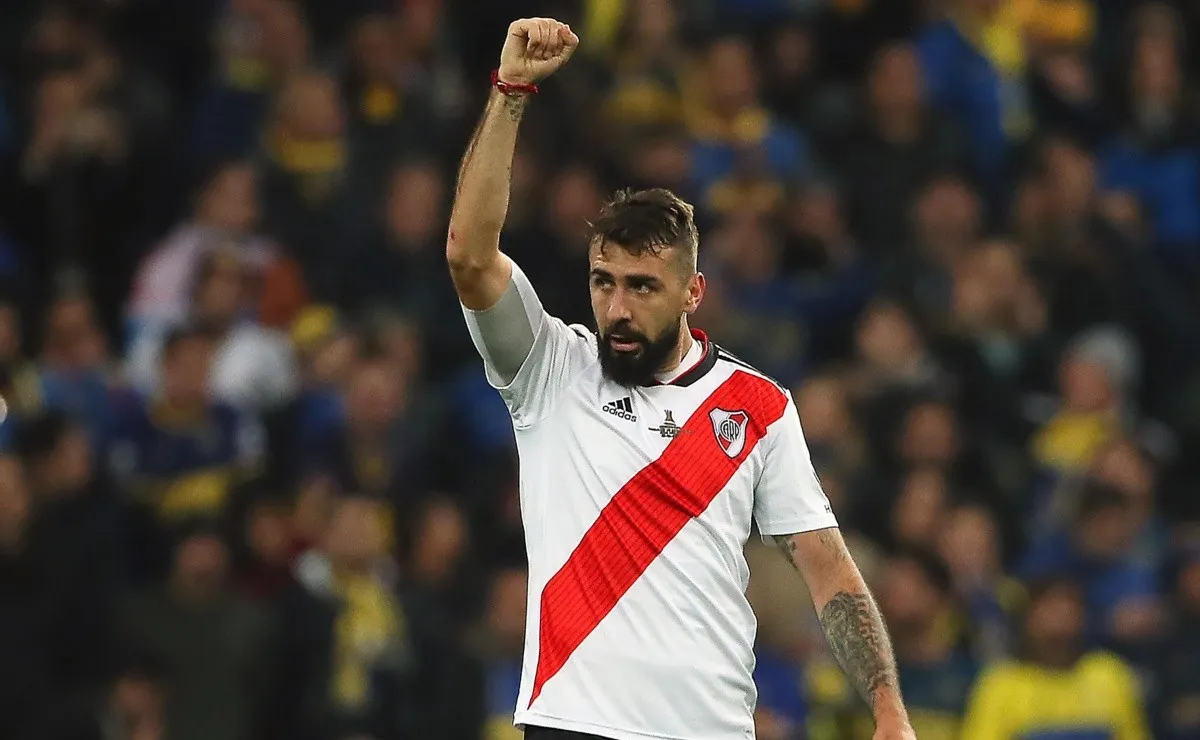 Pratto jugó cuatro superclásicos oficiales ante Boca y le marcó dos goles, ambos en la Copa Libertadores. (FOTO: Getty)