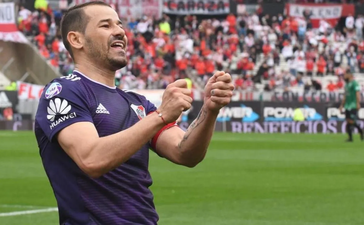 Mora se retira habiendo cosechado 9 títulos con River.