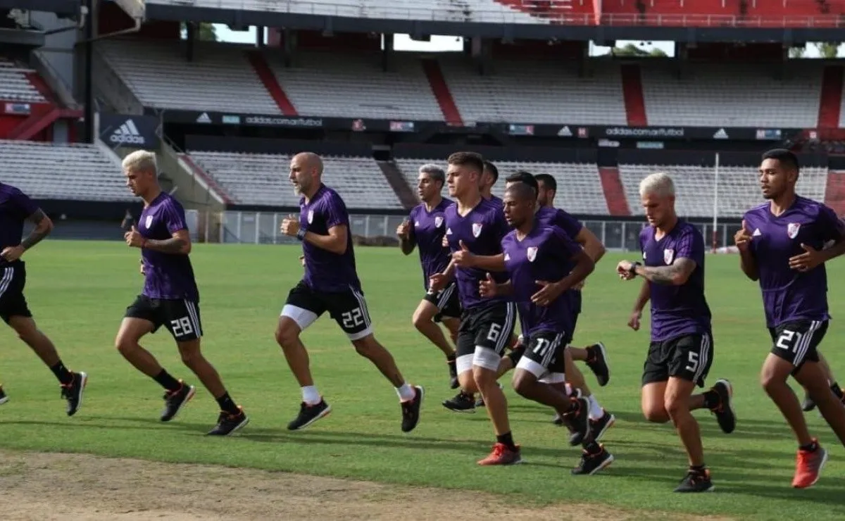 River comenzó la pretemporada y varios jugadores se platinaron el pelo.