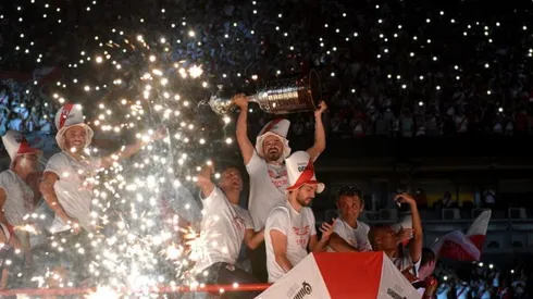 Mora se retira del fútbol