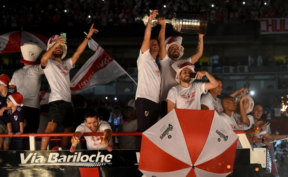El plantel de River y un festejo a todo trapo en el Monumental.