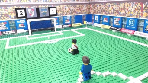 Los juguetes de Navidad no se hicieron esperar y llegaron al arbolito las finales entre River y Boca.