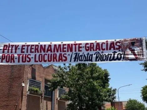 El pasacalles que le colgaron al Pity en su casa