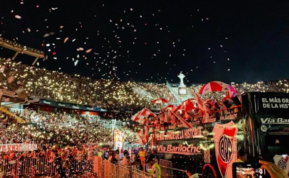 Los hinchas de River acudieron en forma masiva al estadio Monumental.