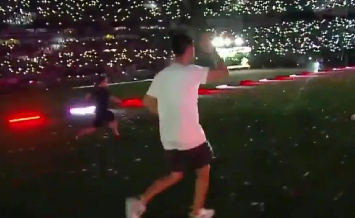 Pity Martínez corrió rumbo al arco del Río de La Plata para recrear el gol a Boca.