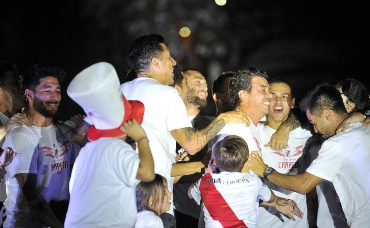 El DT del River campeón de América fue el último en subirse al escenario.