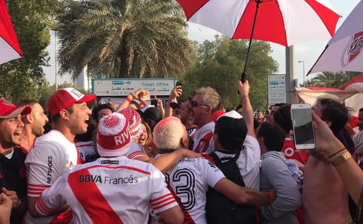 Los hinchas de River coparon Abu Dhabi.