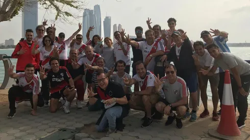 Por las calles solo se ven hinchas del Más Grande.