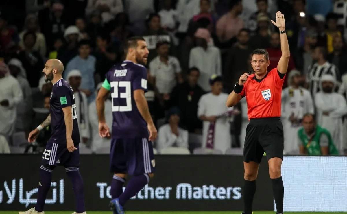 Gianluca Rocchi decidió no sancionar la pena máxima.