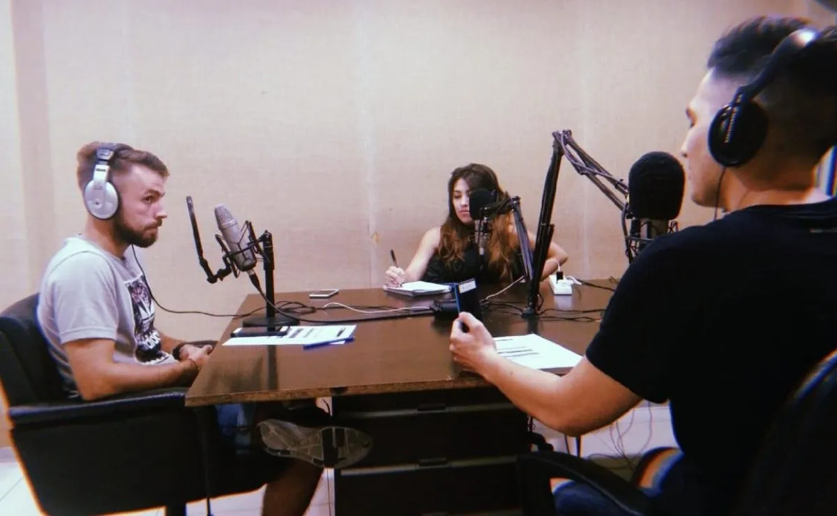 LPM Radio, todos los miércoles de 22 a 00 horas por Radio y Punto.