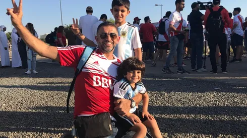 Los hinchas de River le cantaron en contra del eterno rival pero no pasó a mayores.