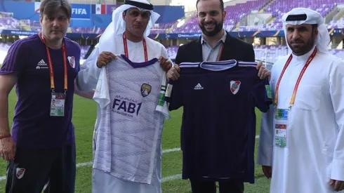 Las camisetas con las que jugarán Al Ain y River en la semifinal del certamen.