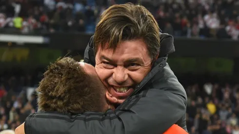 Gallardo y un abrazo interminable con Franco Armani, el arquero del campeón.