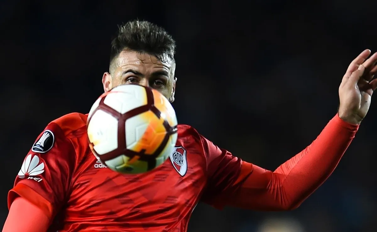 Luego de la obtención de la Copa Libertadores, Lucas Pratto se afeitó la barba.