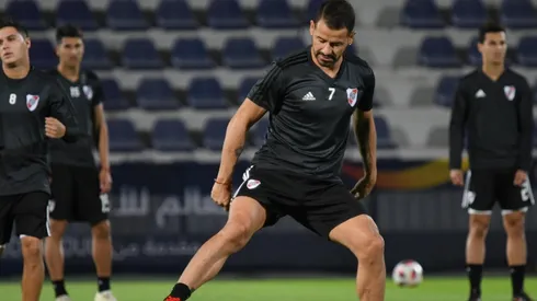 Rodrigo Mora volvió a retirarse del entrenamiento de River a raíz de sus dolencias en la cadera