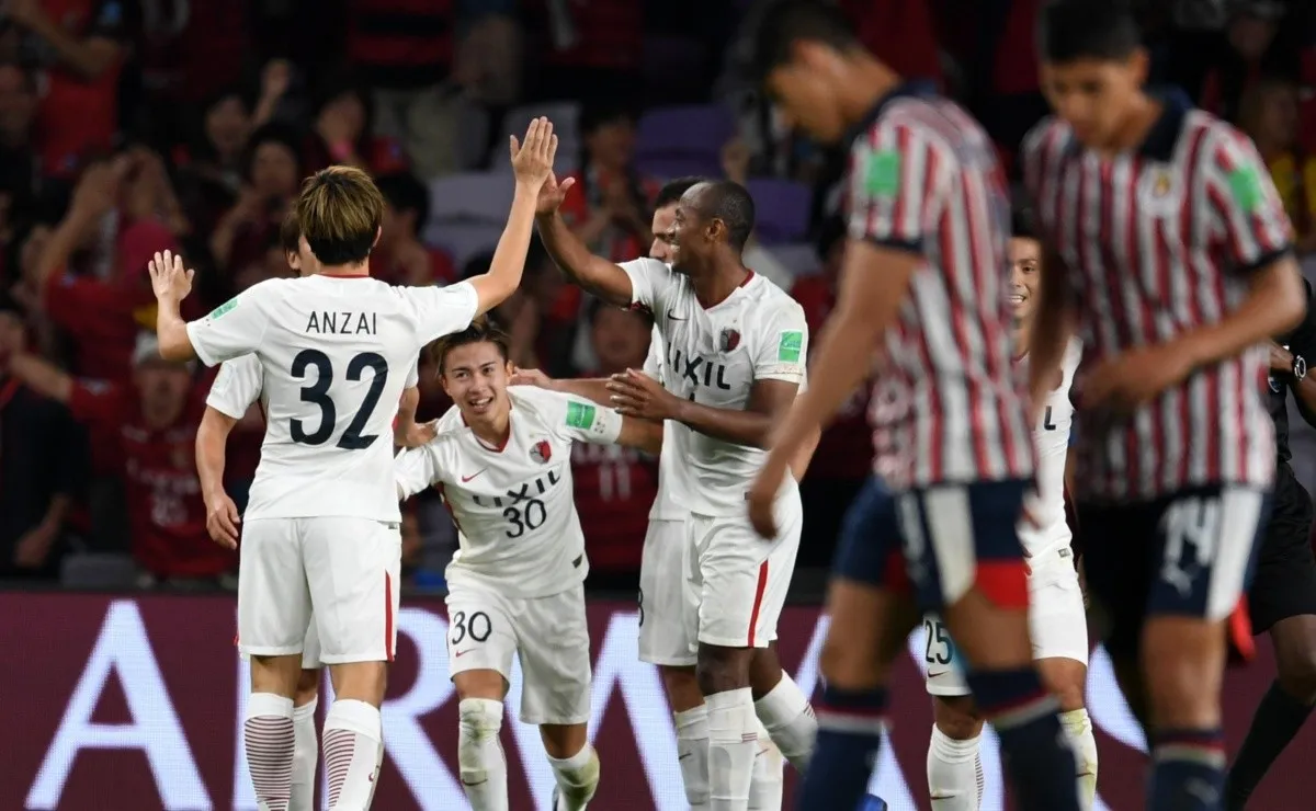 Kashima Antlers y Chivas de Guadalajara se enfrentaron en el estadio Hazza bin Zayed.