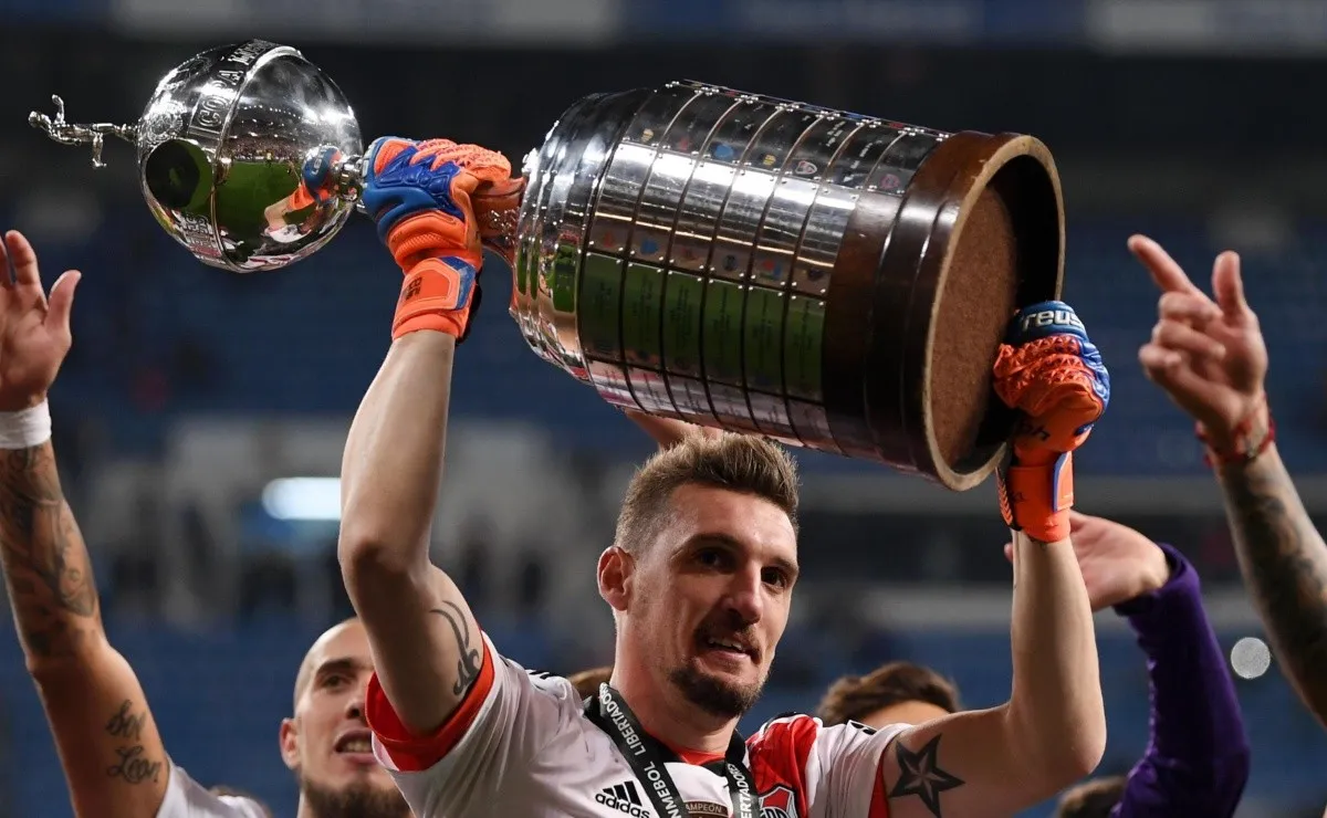 Franco Armani celebró la Copa Libertadores ante Boca pero no olvidó la injusta mudanza de la localía.
