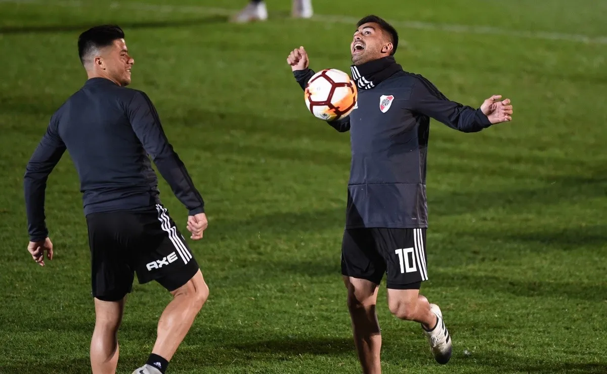 Gonzalo Martínez le propinó un lindo cañito a Nicolás De La Cruz.