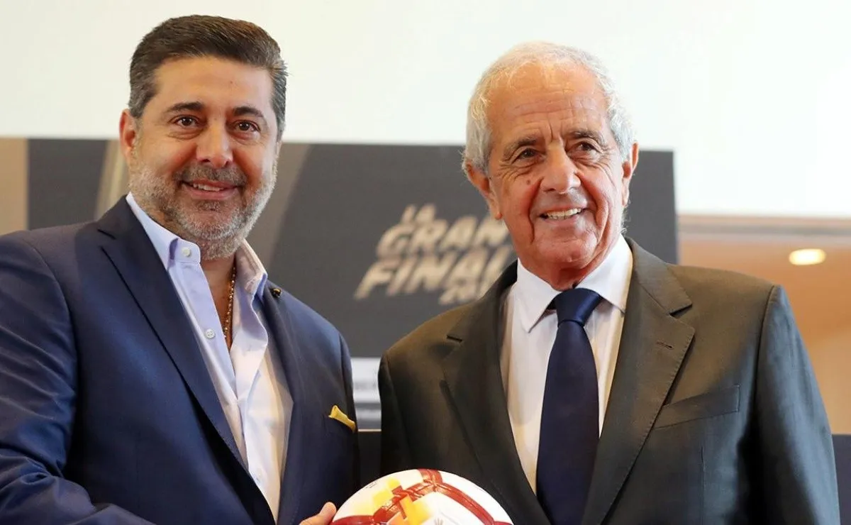 Los presidentes de ambos clubes concedieron una entrevista en conjunto y asistieron a una cena de camaradería en Madrid