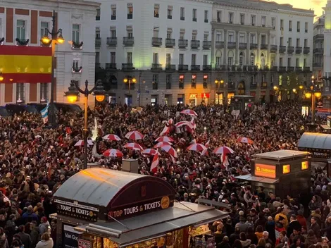 Somos locales otra vez: épico banderazo de River en Madrid
