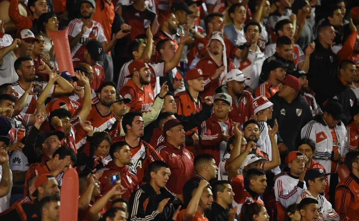 "Venden un encendedor y te regalan la entrada para el River-Boca", manifesto Toribio.