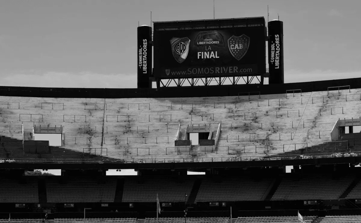 No está entre las líneas de los fallos del Tribunal de Disciplina, pero River recibió la sanción más hiriente de todas: jugar fuera del Monumental.
