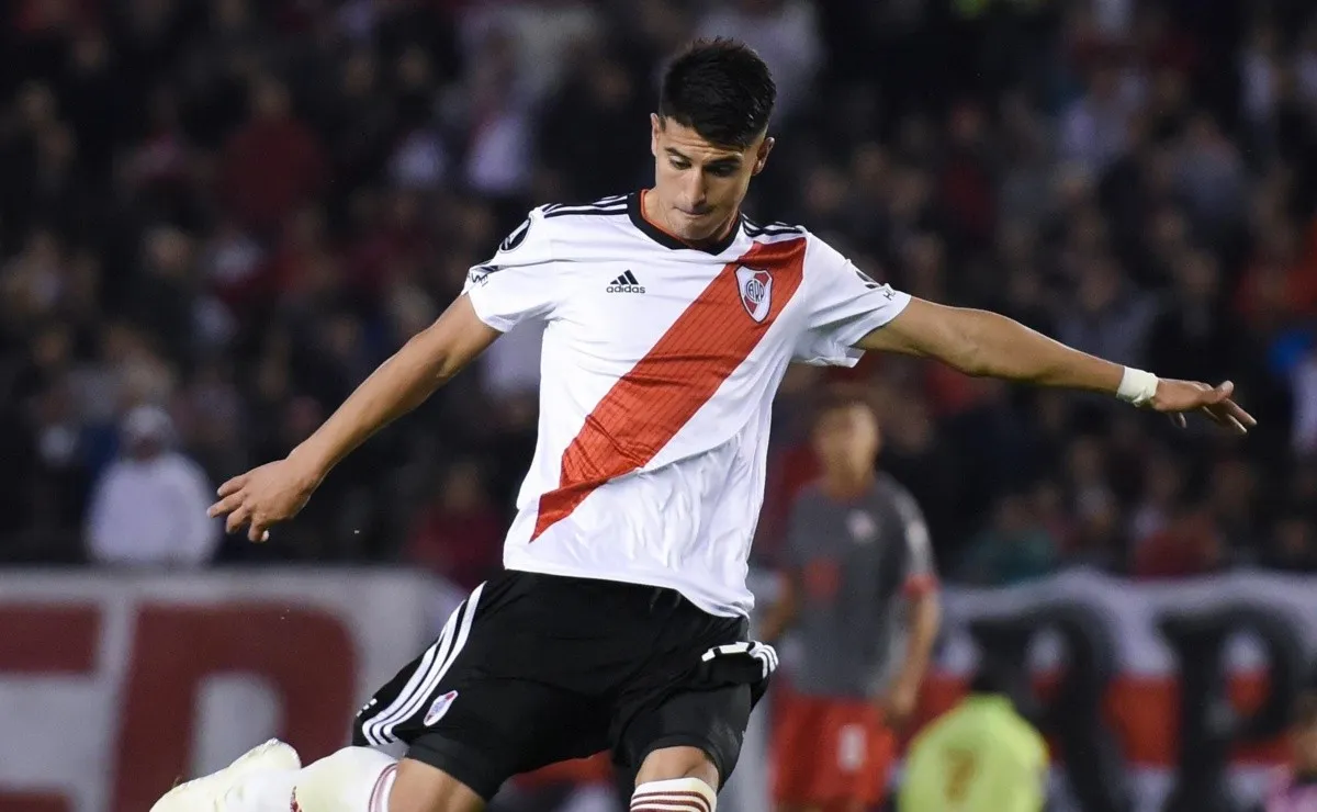River se enfrenta a Gimnasia de La Plata en el estadio José María Minella.
