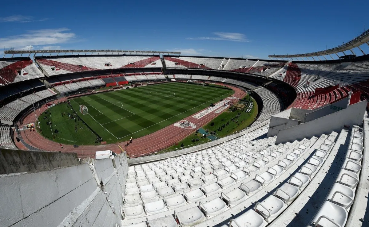 La Conmebol decidió que el título se defina fuera de la Argentina por razones de seguridad.