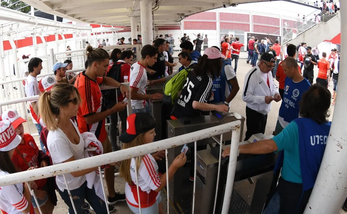 Más de 65 mil hinchas tienen entrada para la Superfinal.