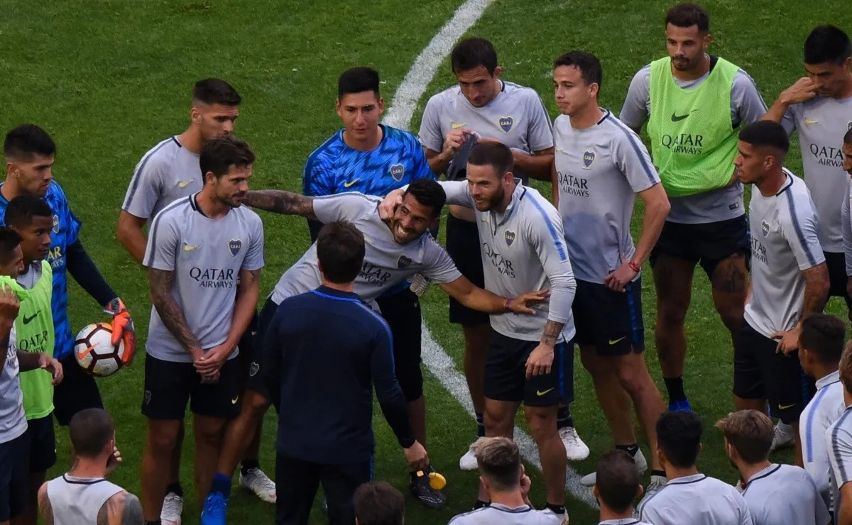 Encabezados por Carlos Tévez y Fernando Gago, los futbolistas de Boca tampoco dieron el ejemplo