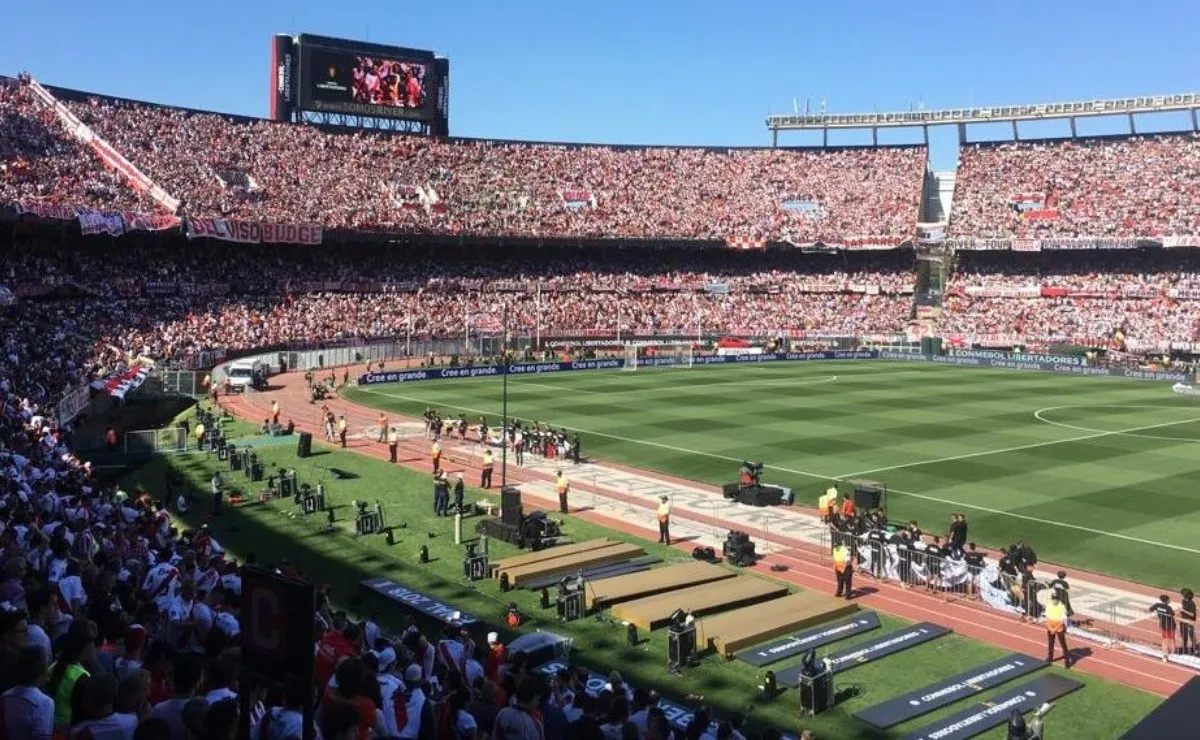 El Monumental ya luce colmado a la expectativa de la gran final. (FOTO: La Página Millonaria)
