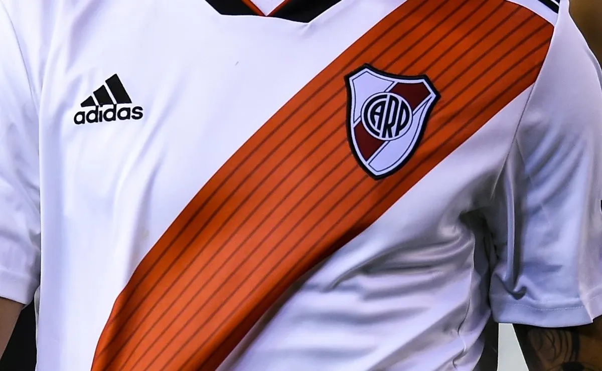 River usará su camiseta titular, con short negro y medias blancas. (FOTO: Getty)