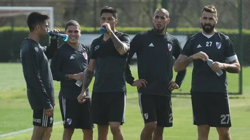 Gallardo probó a Quintero entre los once iniciales durante la práctica de hoy. (FOTO: Diego Haliasz - Prensa River)