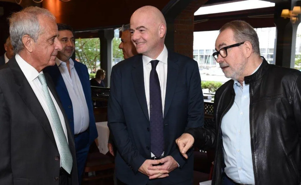 D'Onofrio fue anfitrión de Infantino, el suizo que actualmente es presidente de la FIFA. (FOTO: @CARPOficial)