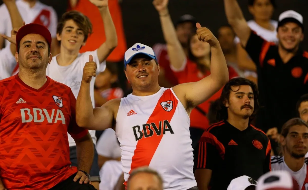 Los hinchas de River nos contaron cuáles son las camisetas que eligieron.