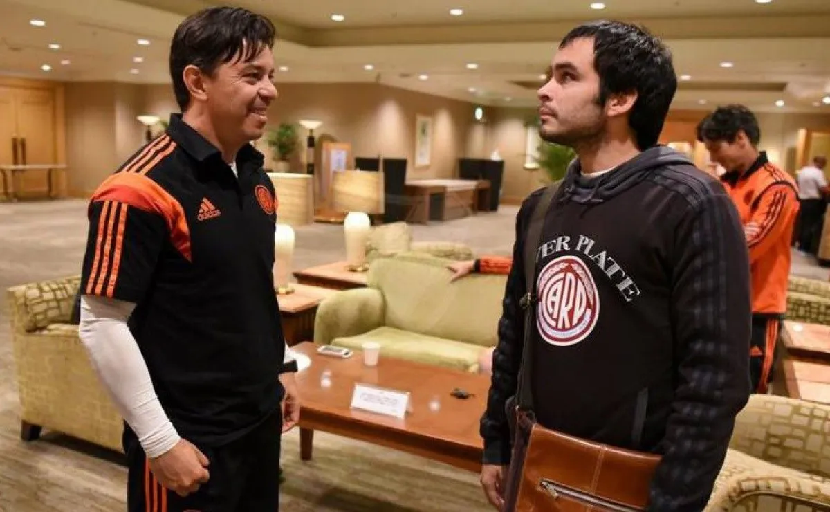 Vicente charlando con Gallardo, en 2015, cuando River fue a jugar el Mundial de Clubes.