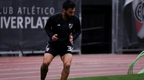 Ignacio Scocco terminó con dolencias en la práctica de River de este miércoles.