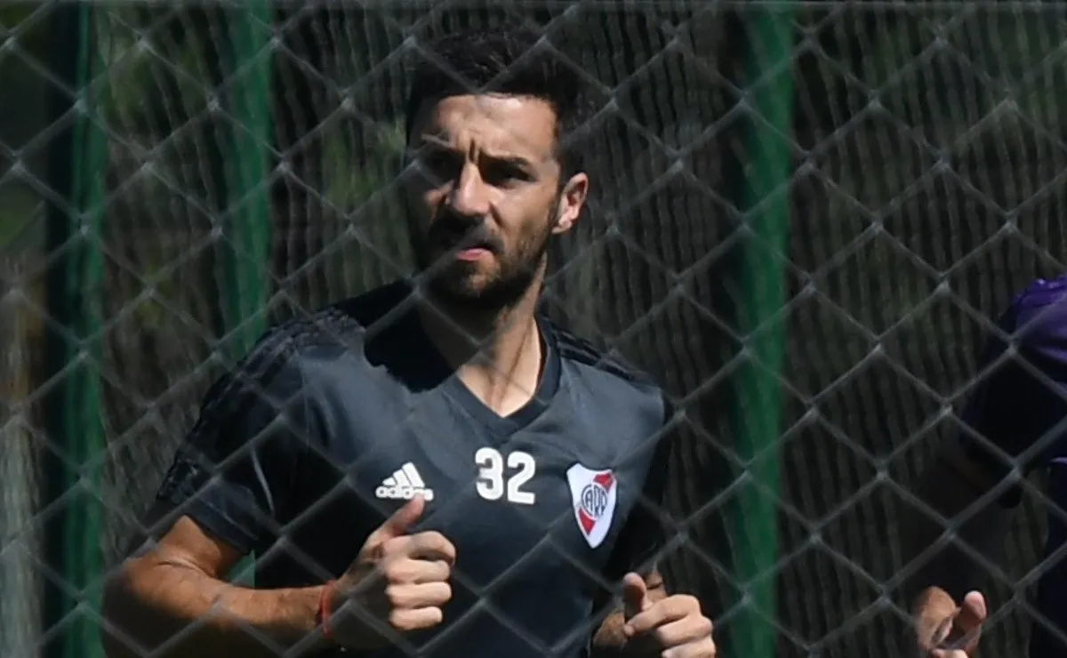 Scocco sintió molestias y vuelve a ser duda