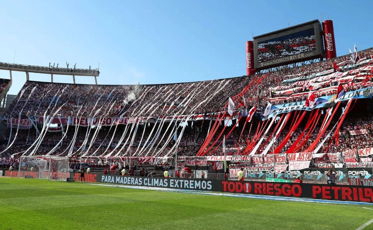 La primera final entre River y Boca tuvo como protagonista una intensa lluvia.