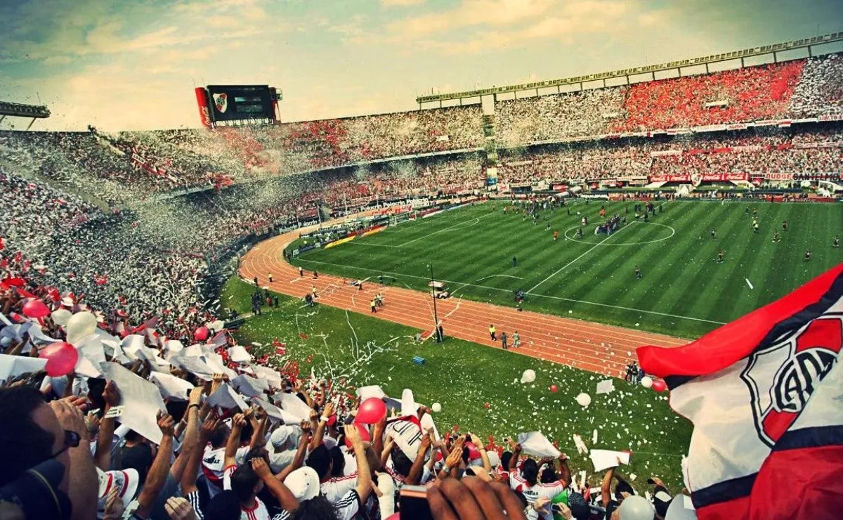 El as de espadas Monumental
