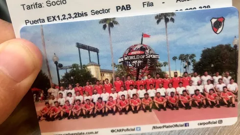 Las entradas para la segunda final ante Boca tienen, en su dorso, al plantel completo.